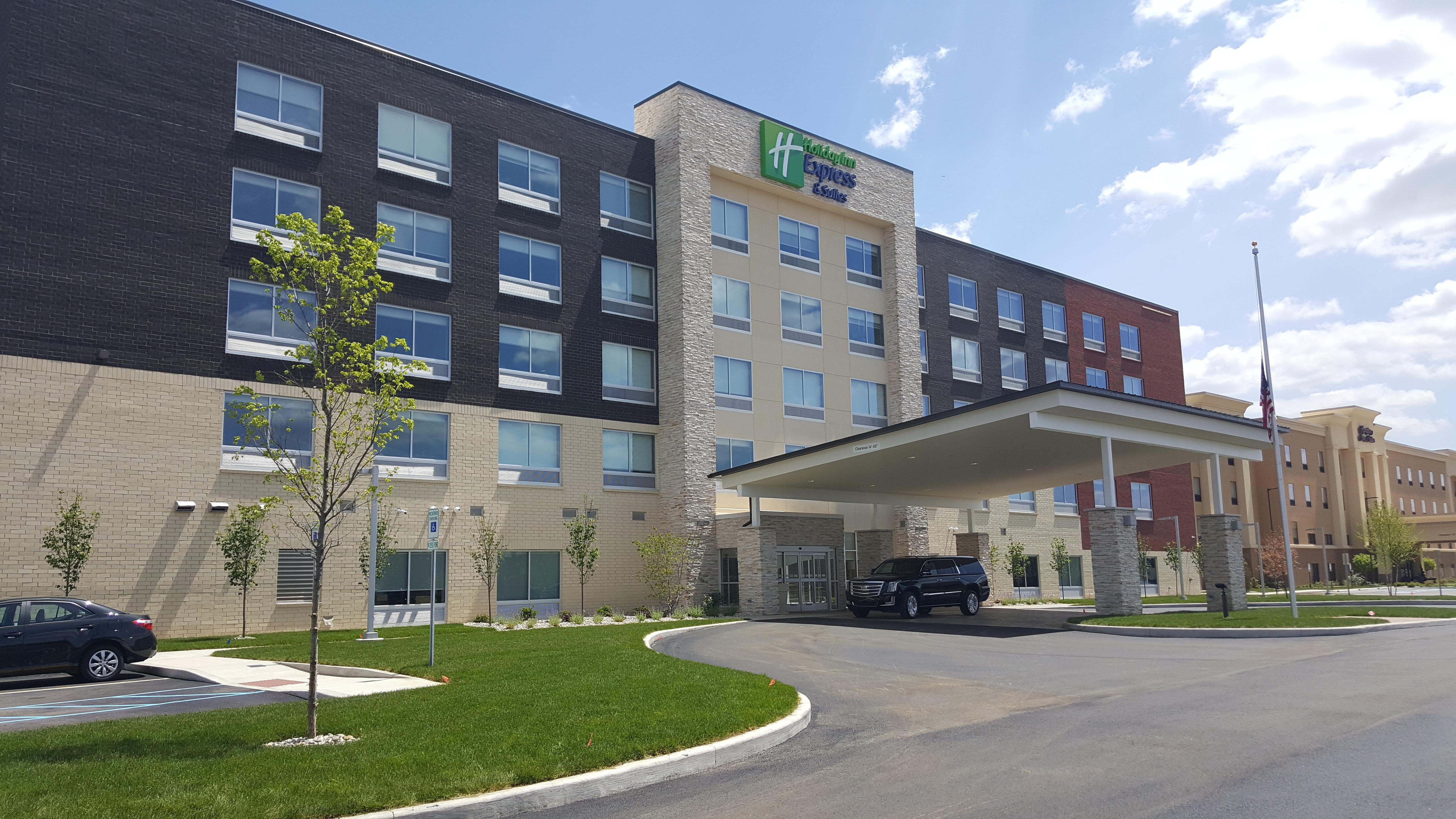 Holiday Inn Express & Suites Toledo West By Ihg Exterior photo