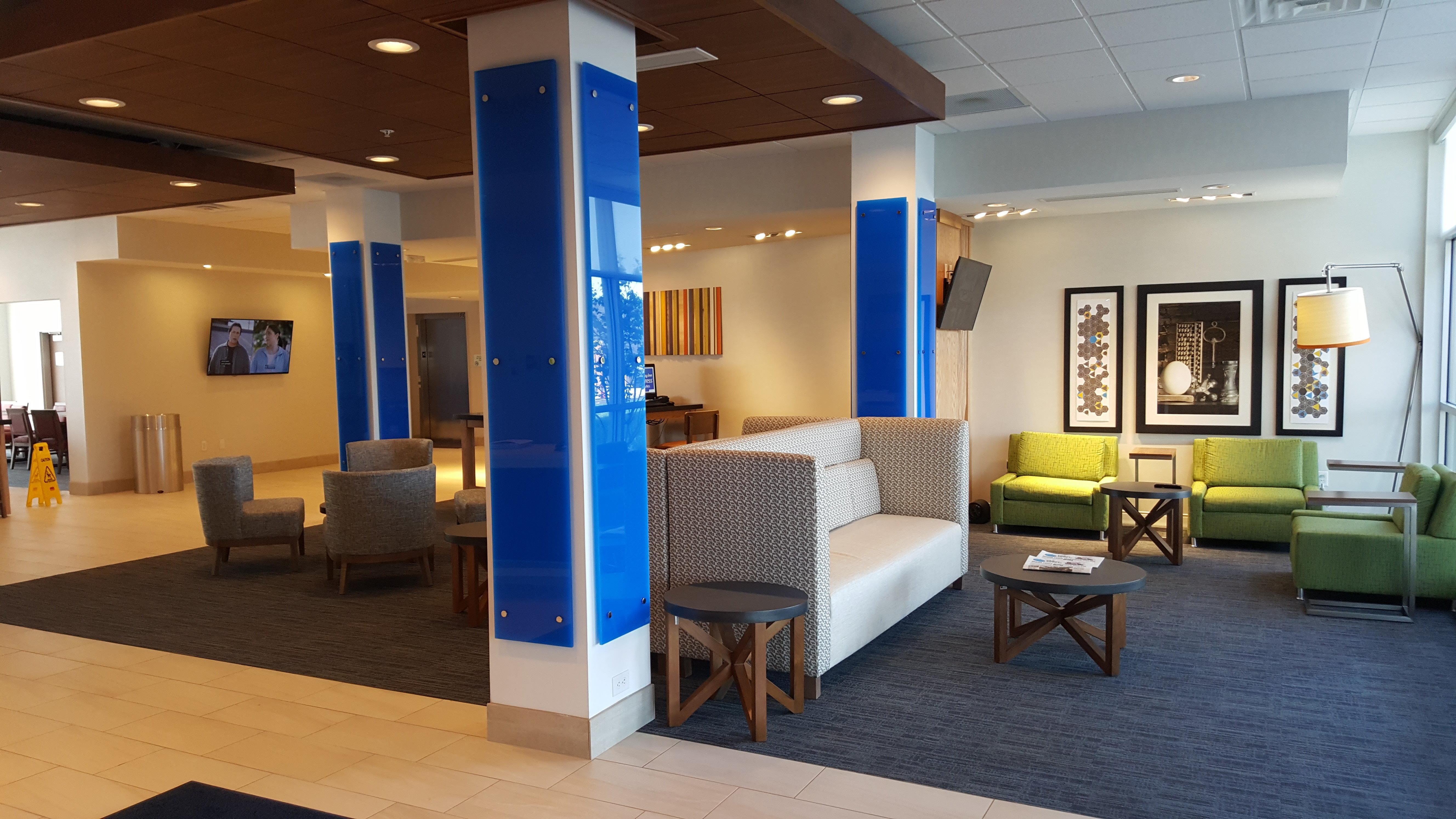 Holiday Inn Express & Suites Toledo West By Ihg Exterior photo