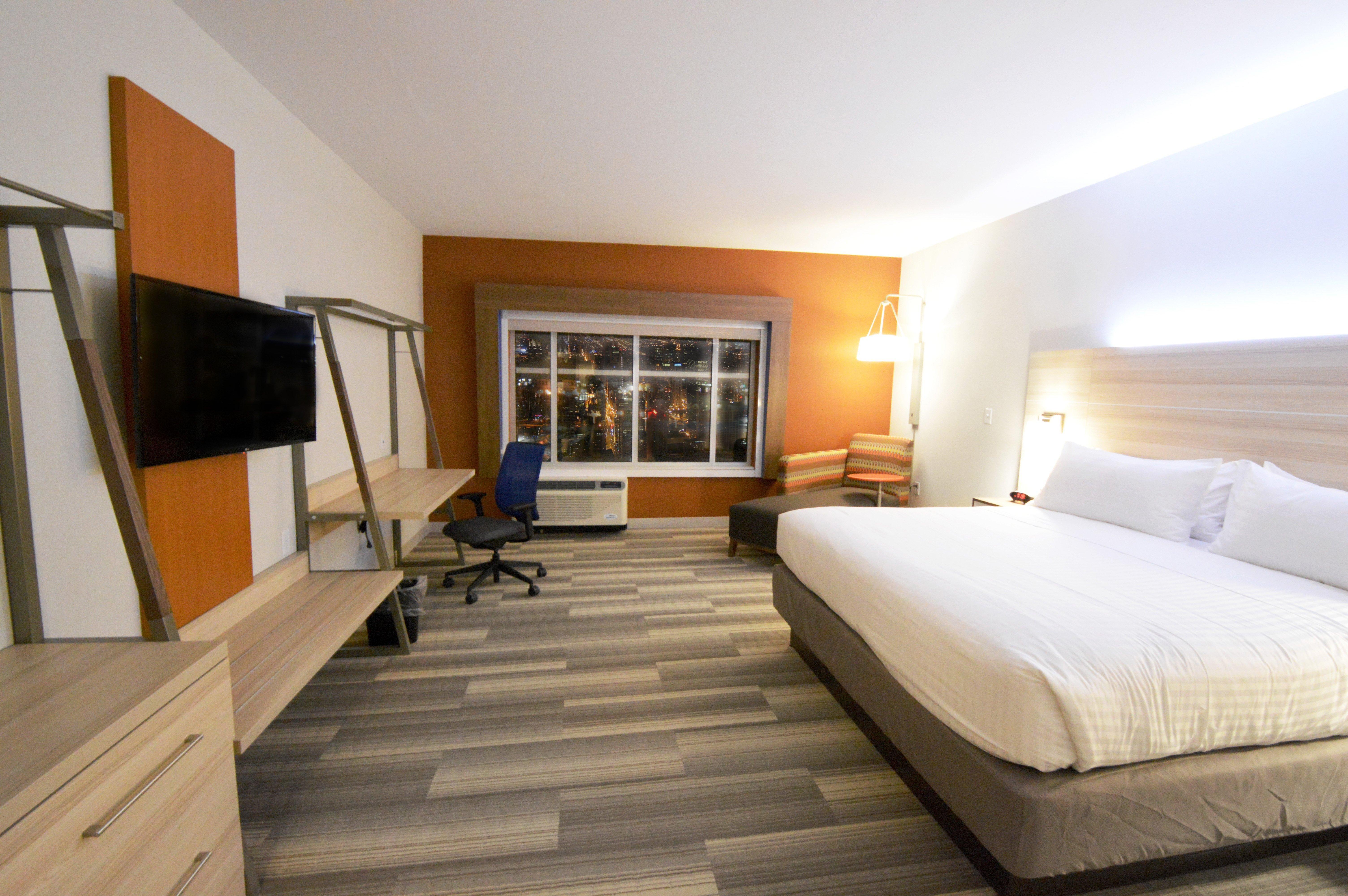 Holiday Inn Express & Suites Toledo West By Ihg Exterior photo