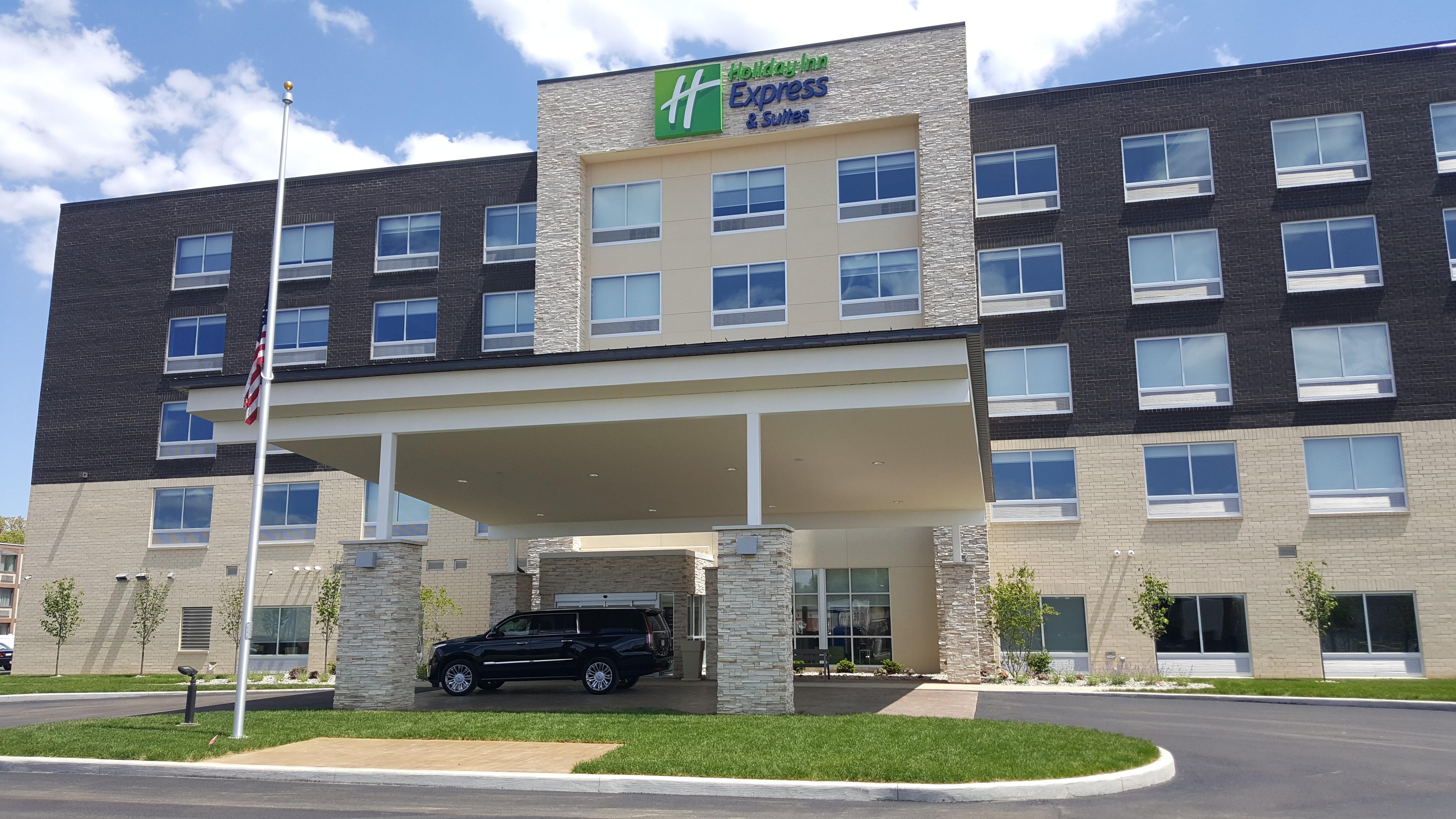 Holiday Inn Express & Suites Toledo West By Ihg Exterior photo