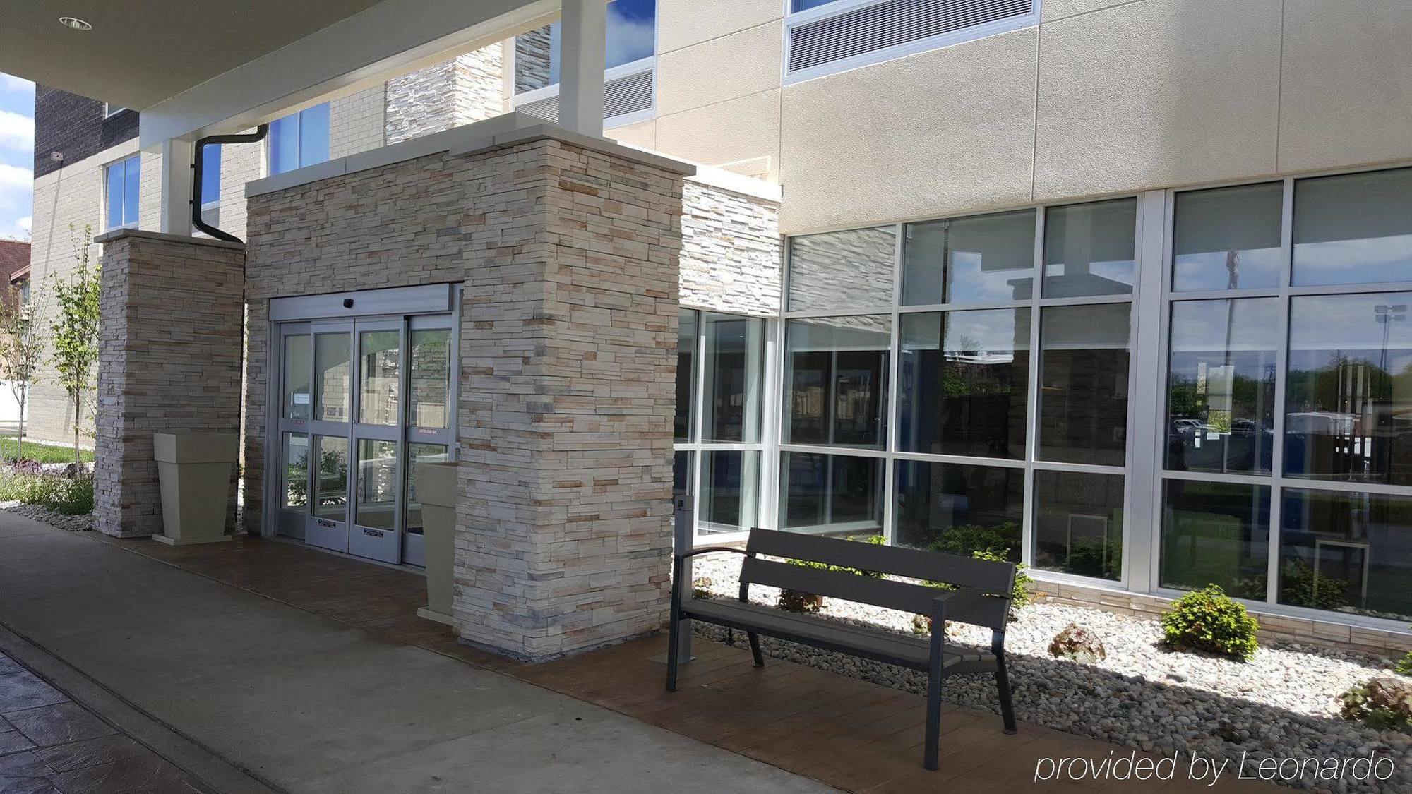 Holiday Inn Express & Suites Toledo West By Ihg Exterior photo